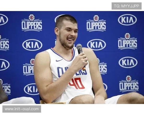 快船15战3负同期联盟最佳，管理层续约篮球运营总裁